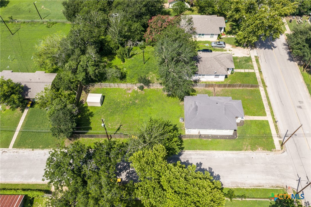 main property photo 40