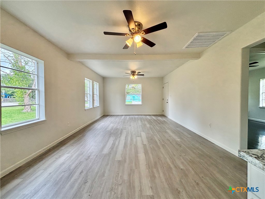 property viewer photo 3