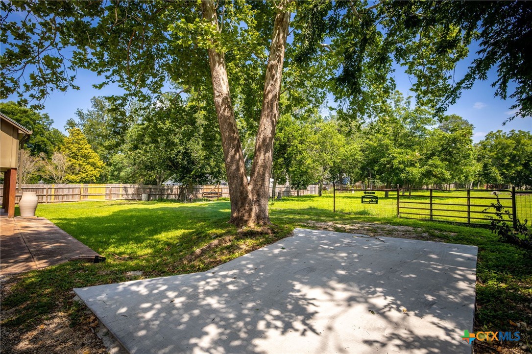 main property photo 13