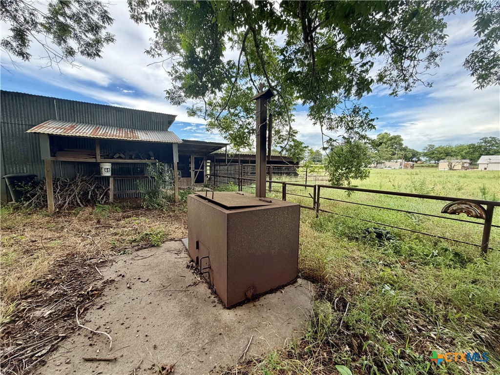 main property photo 30