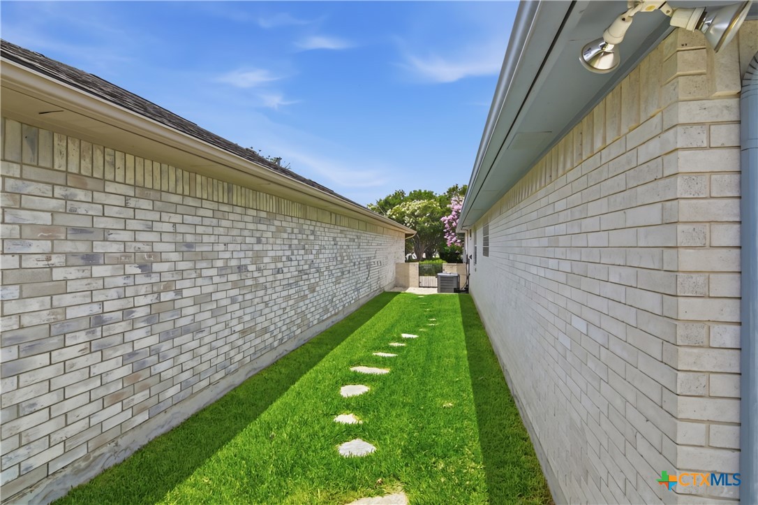 main property photo 39