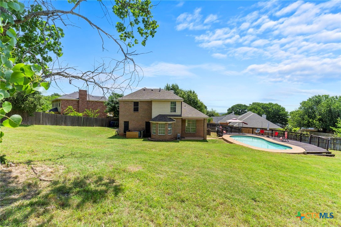main property photo 18