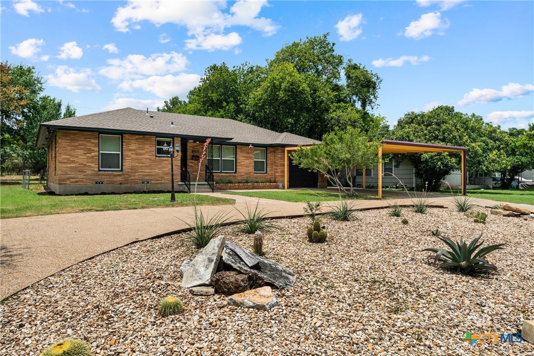 main property photo 10