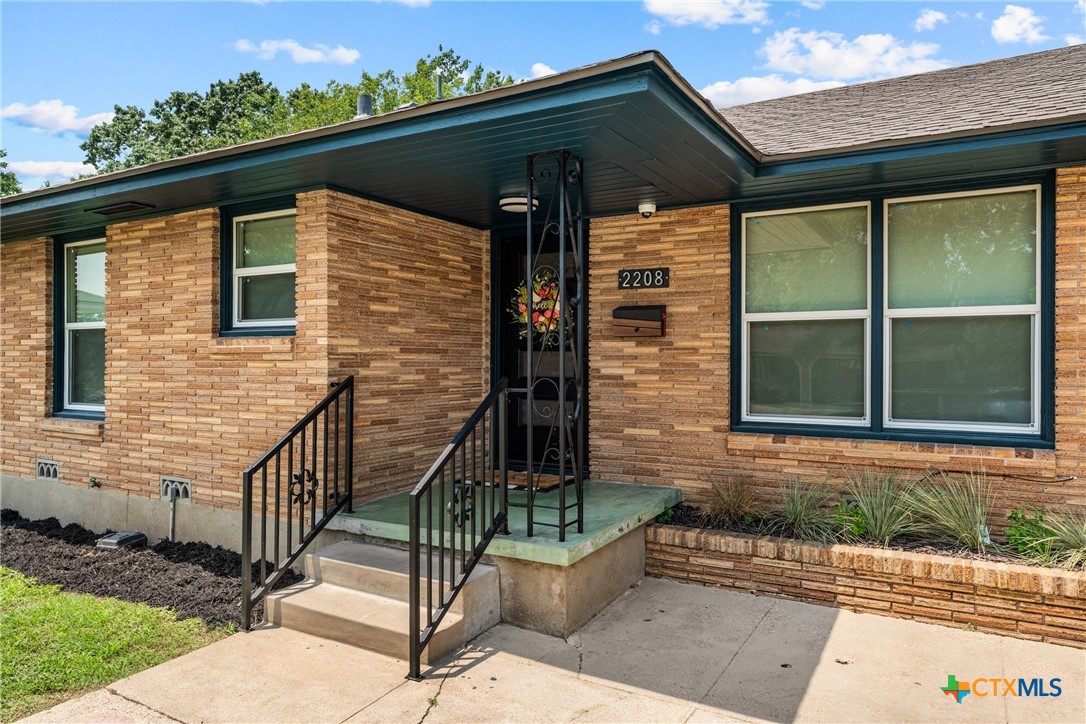 main property photo 8
