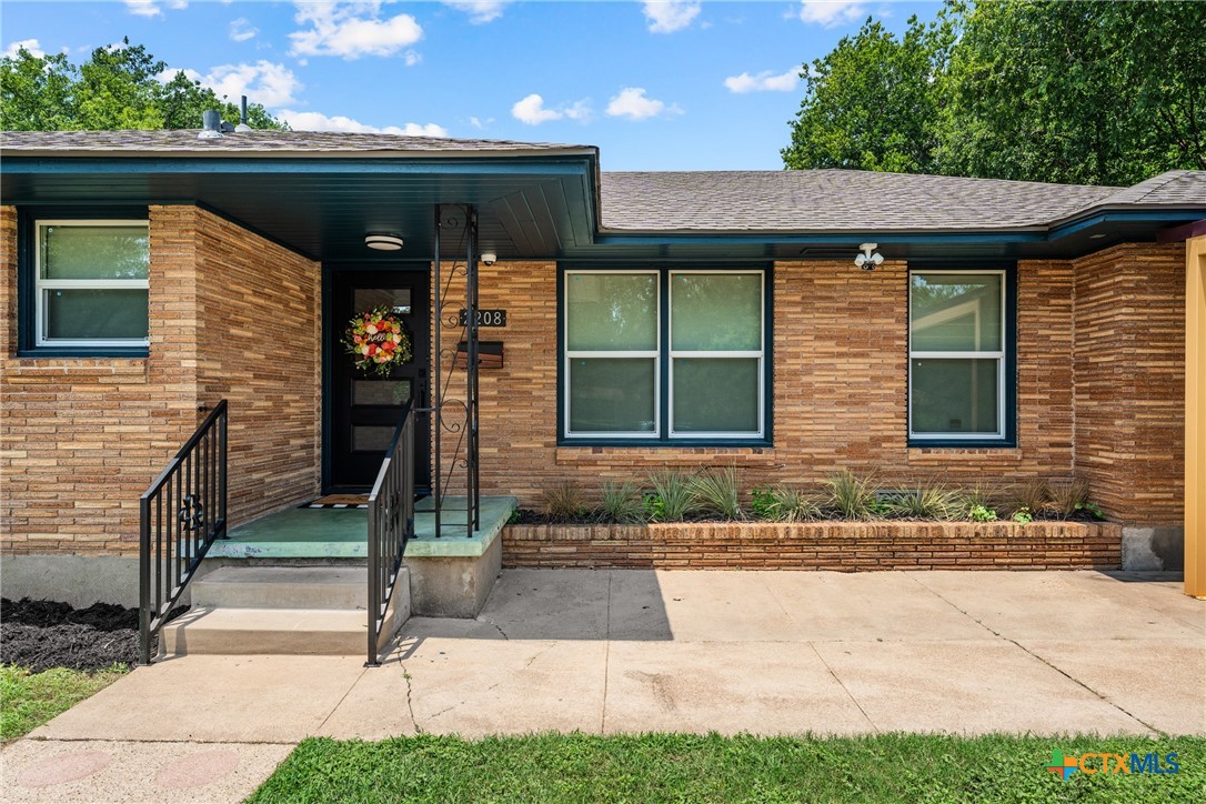main property photo 9