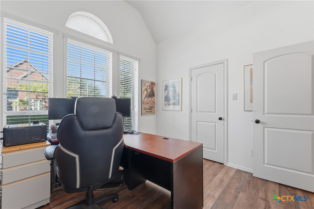 main property photo 25