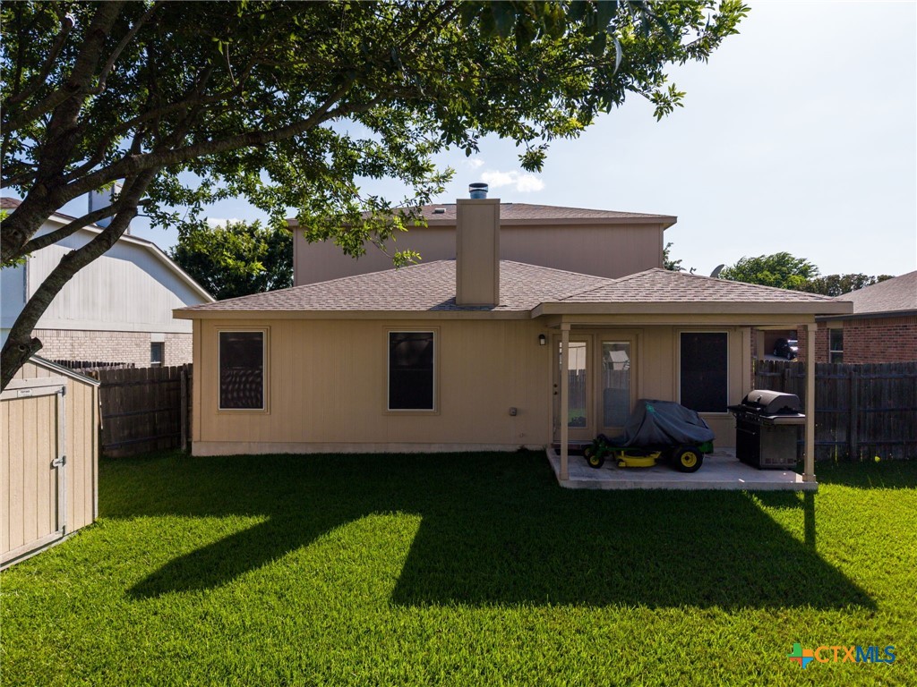 main property photo 28