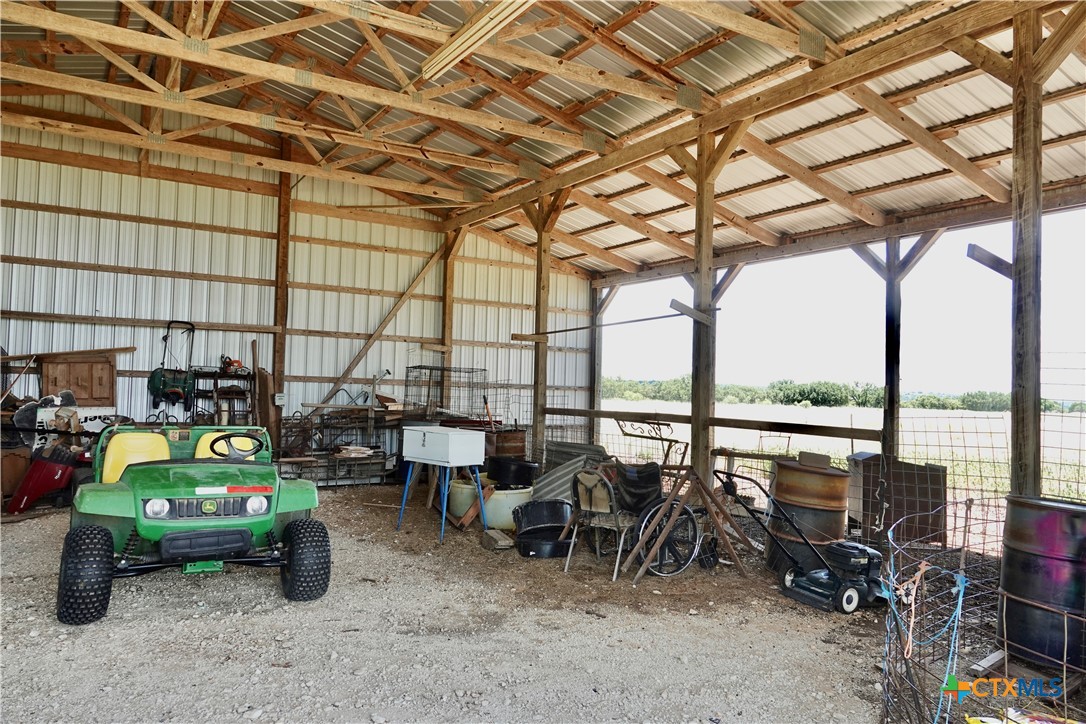 main property photo 40