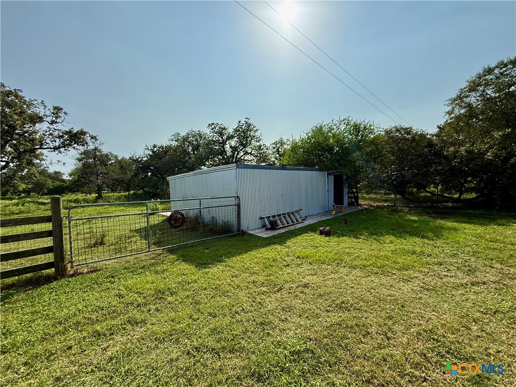 main property photo 30