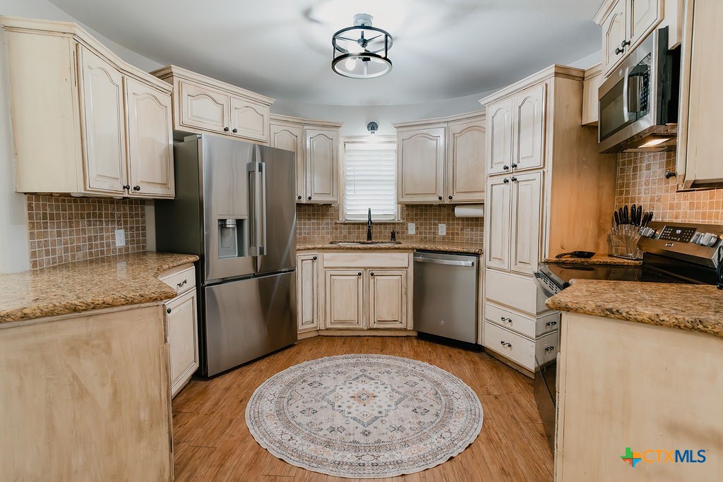 main property photo 3