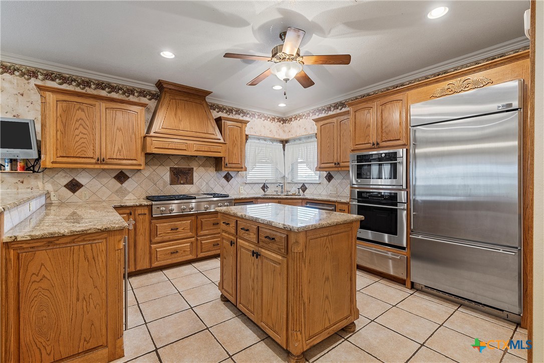 main property photo 9