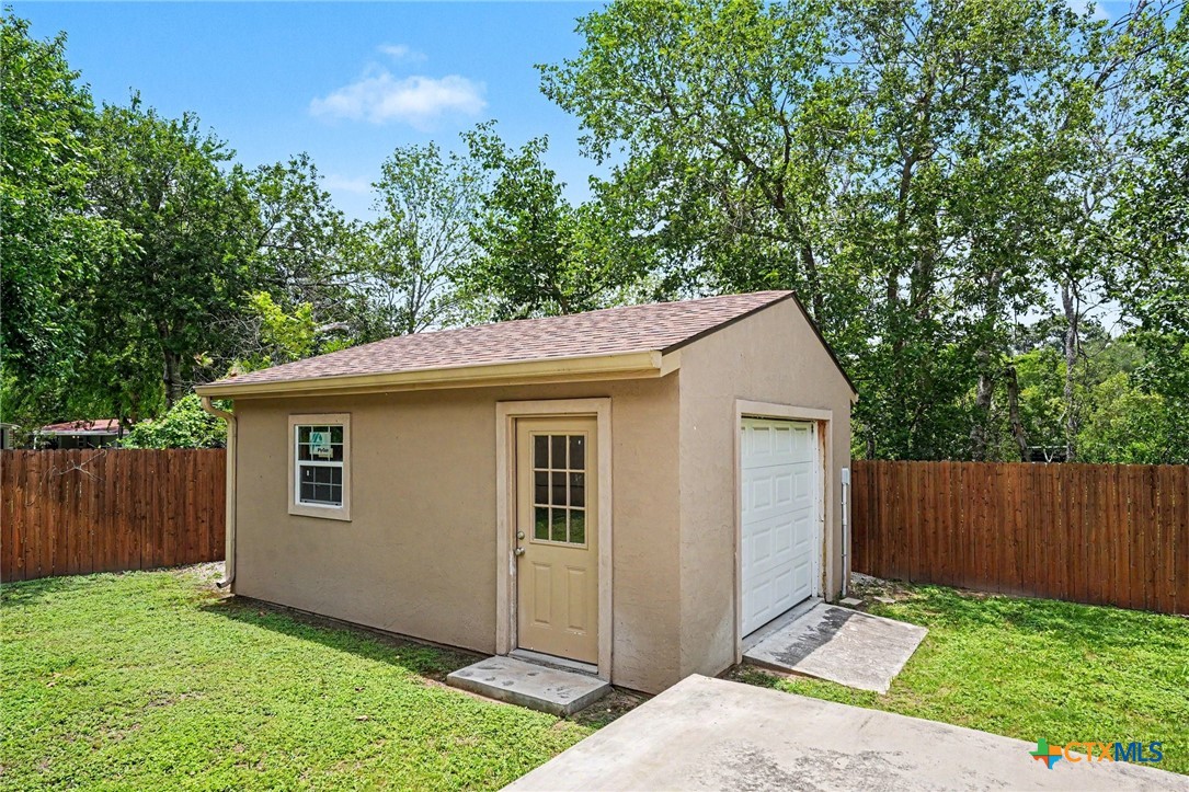 main property photo 39