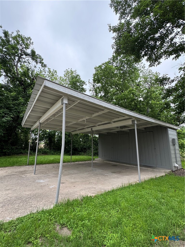 main property photo 11