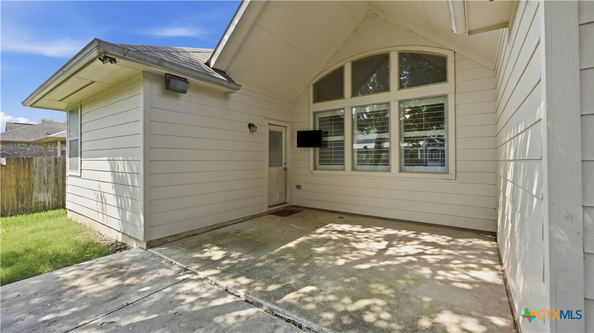 main property photo 40