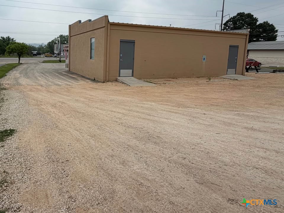 main property photo 8