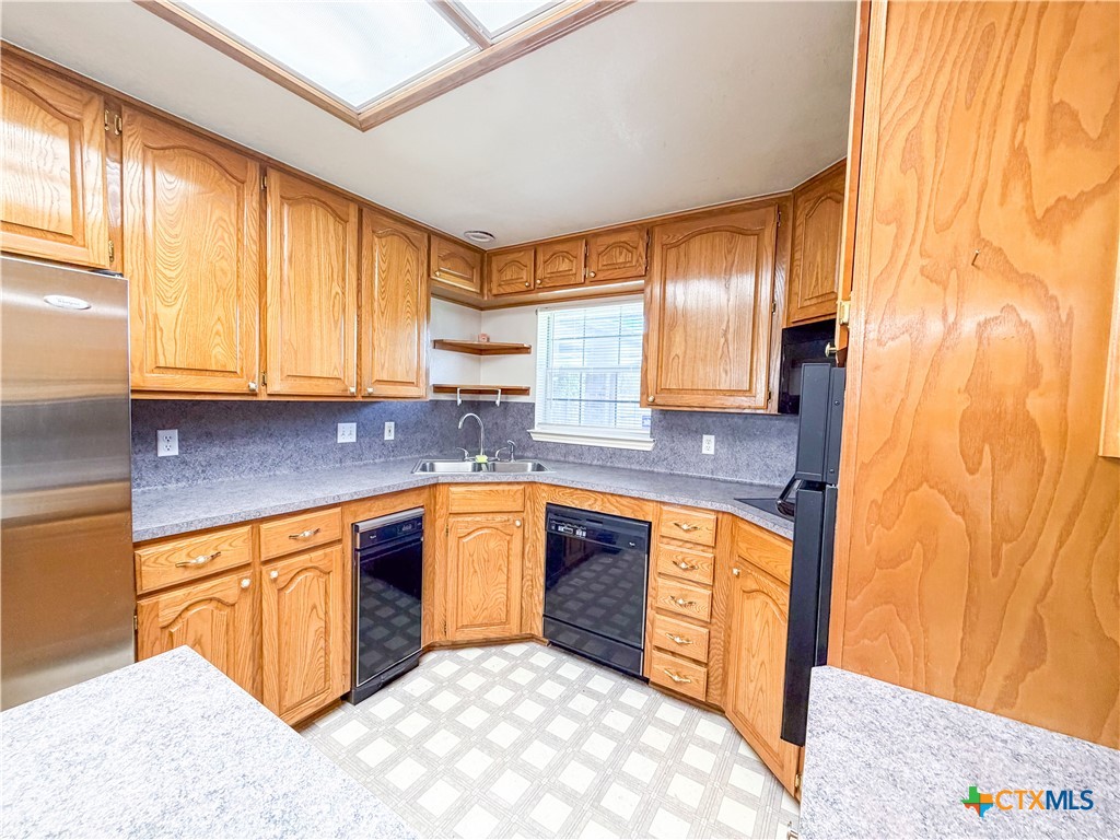 main property photo 9