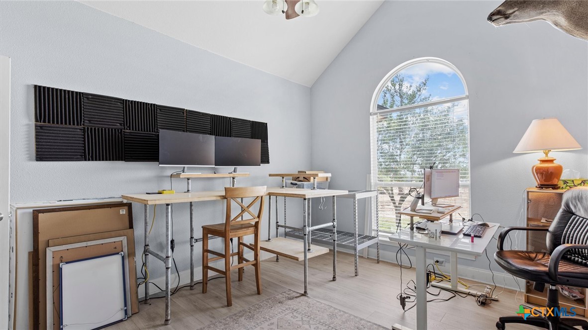 main property photo 14