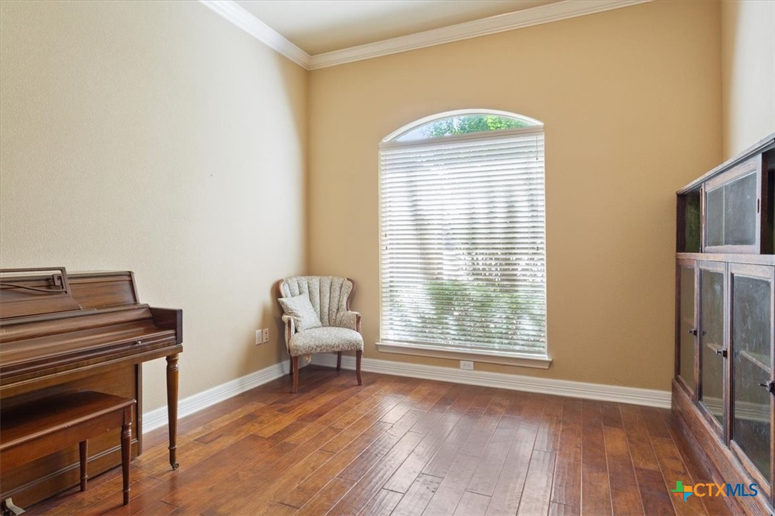 main property photo 6
