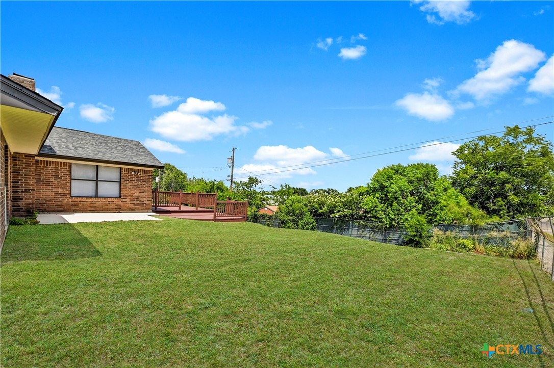 main property photo 28