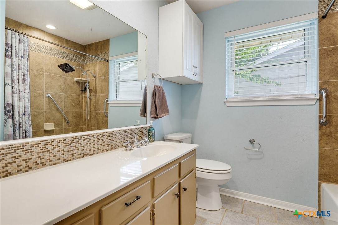 main property photo 18
