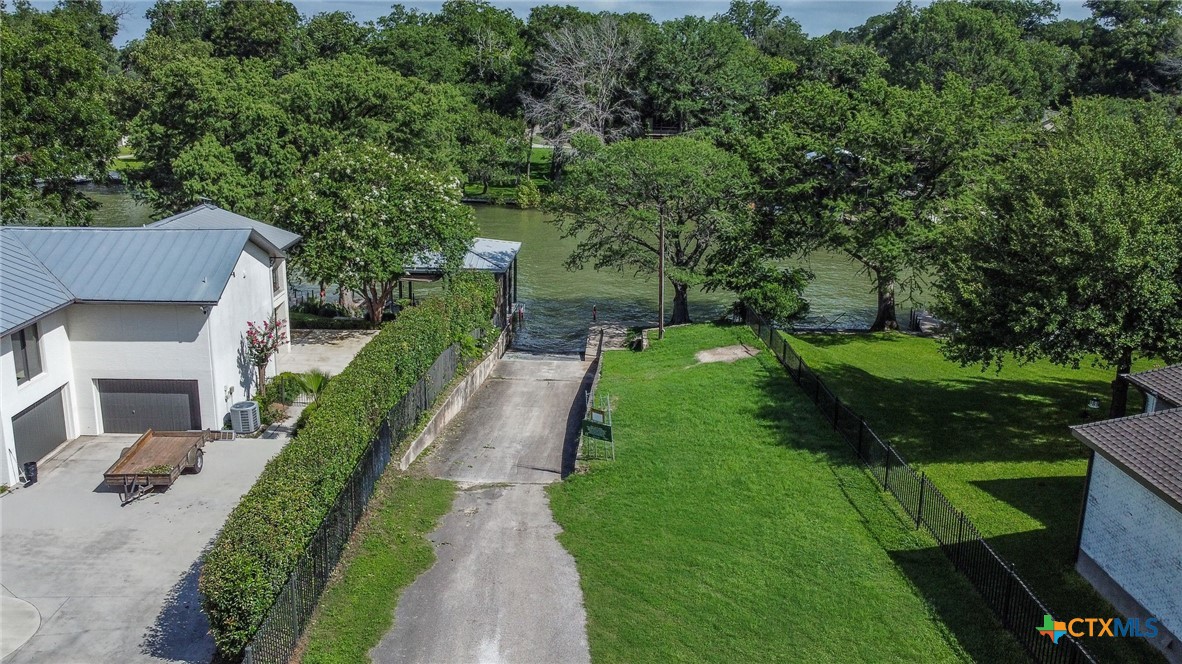 main property photo 25
