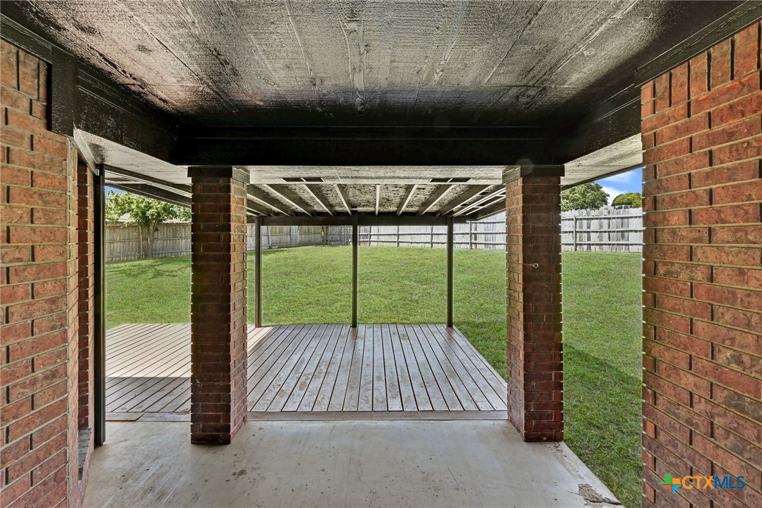 main property photo 29