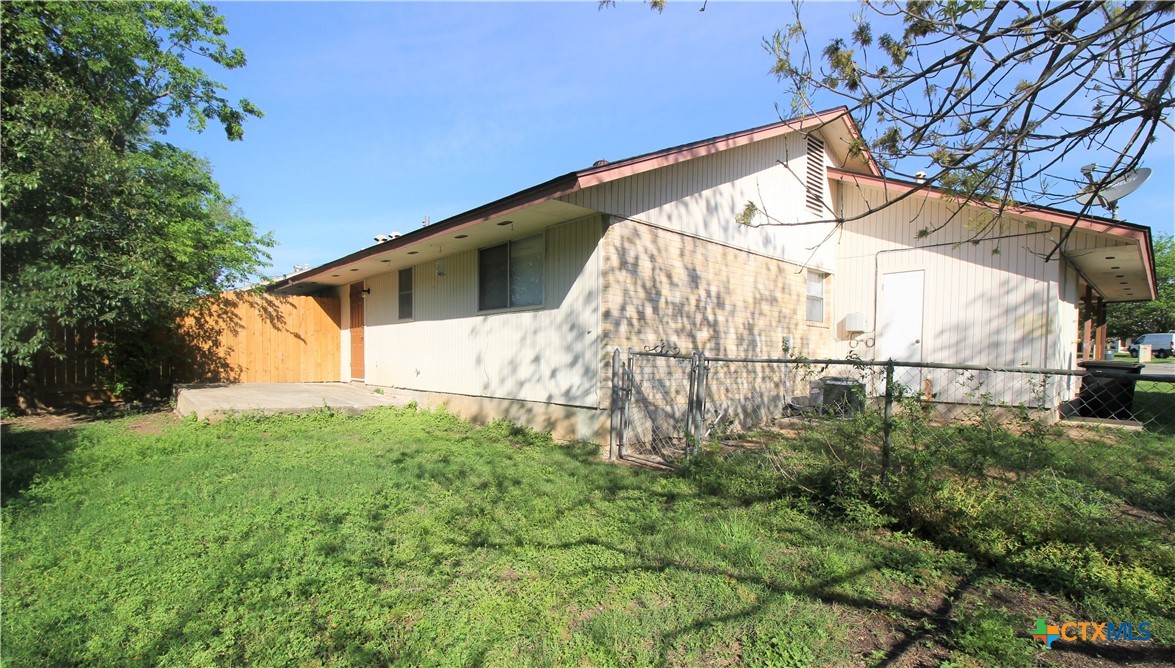 main property photo 23