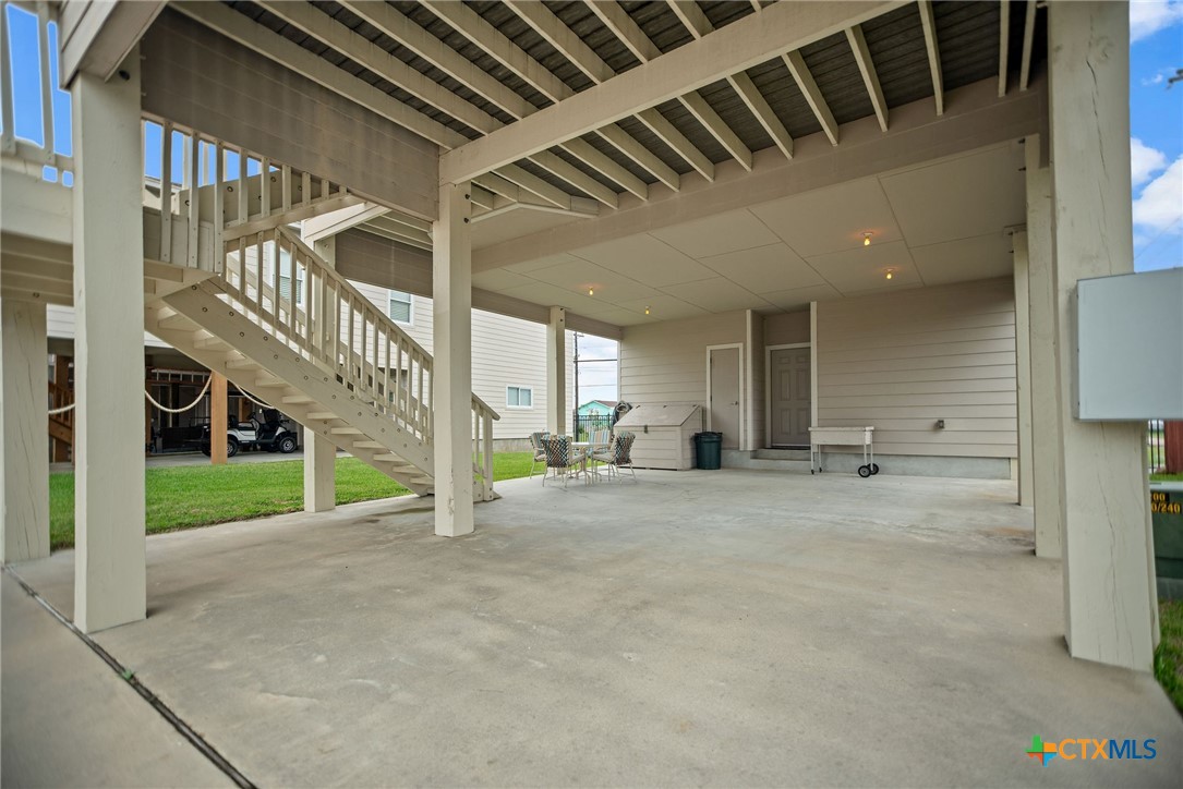 main property photo 28