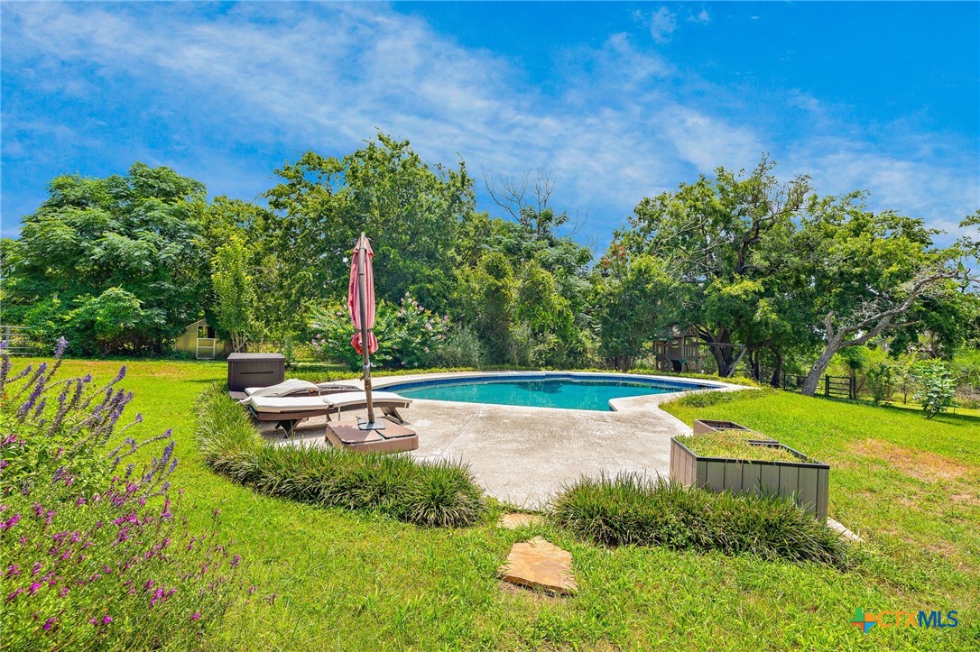 main property photo 35
