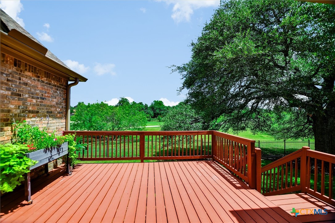 main property photo 28