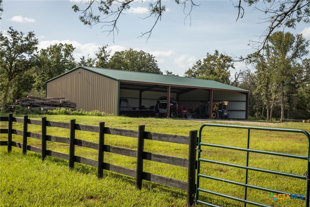 main property photo 10
