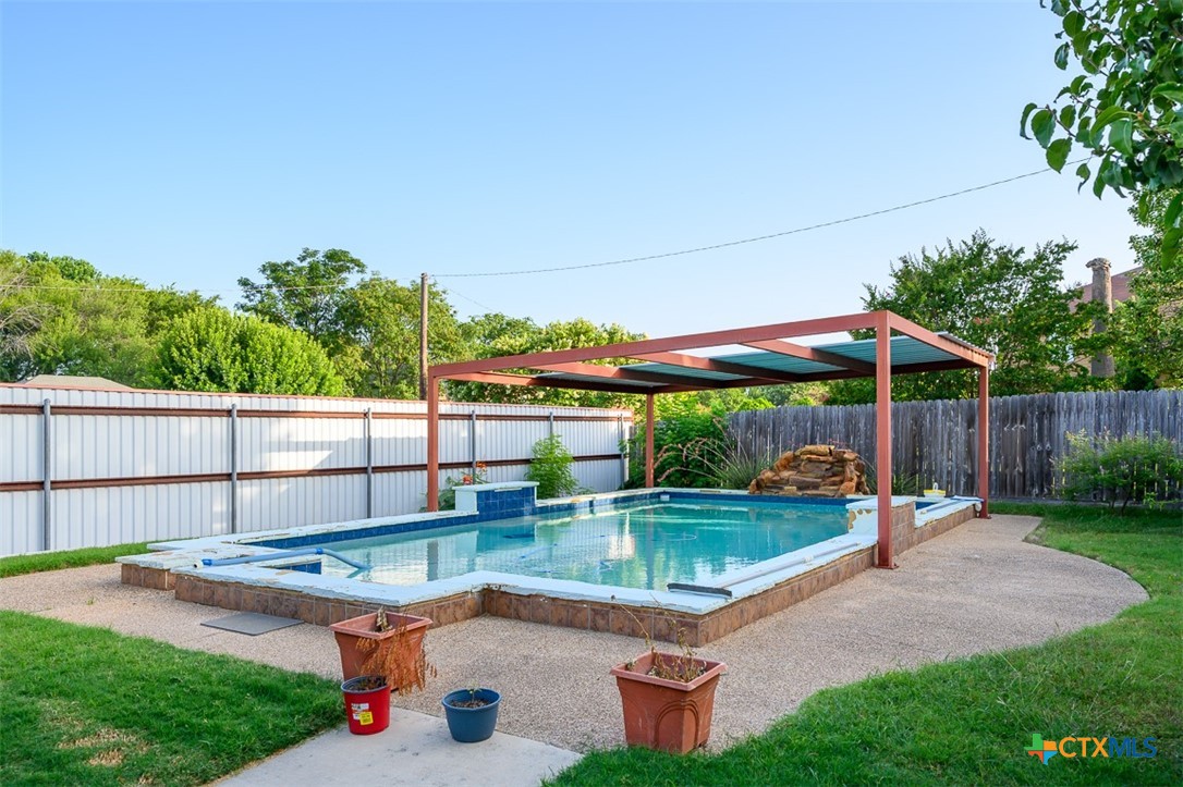 main property photo 15
