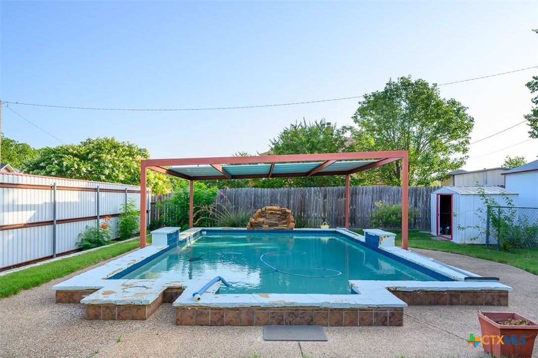 main property photo 16