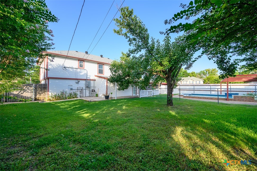 main property photo 18
