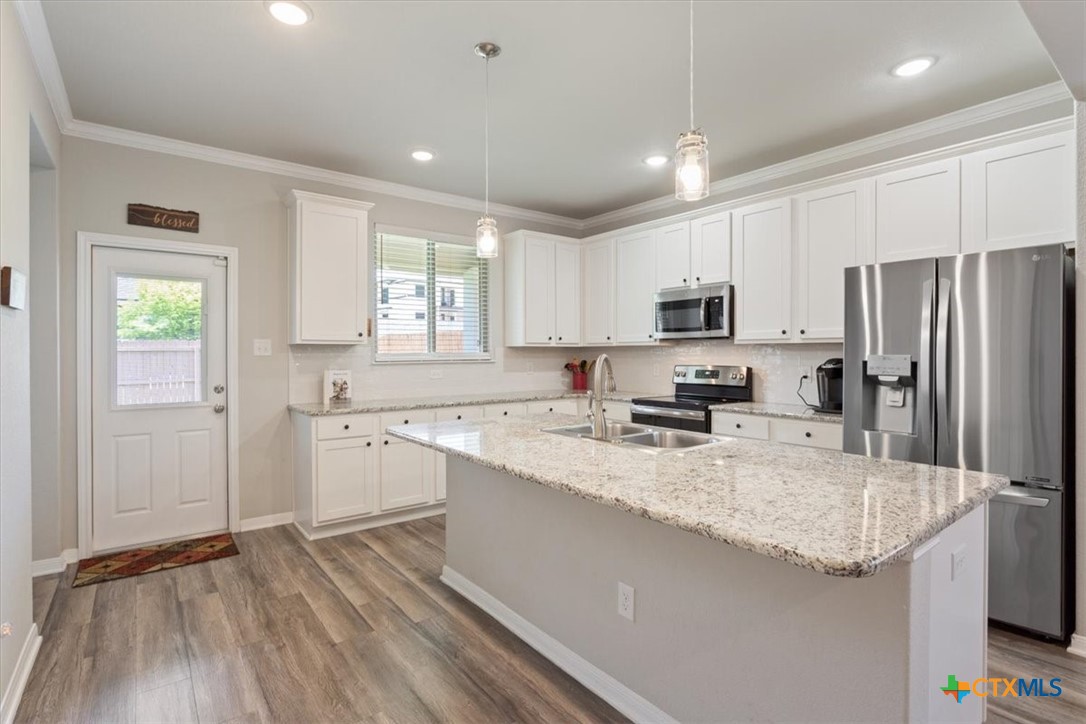 main property photo 11