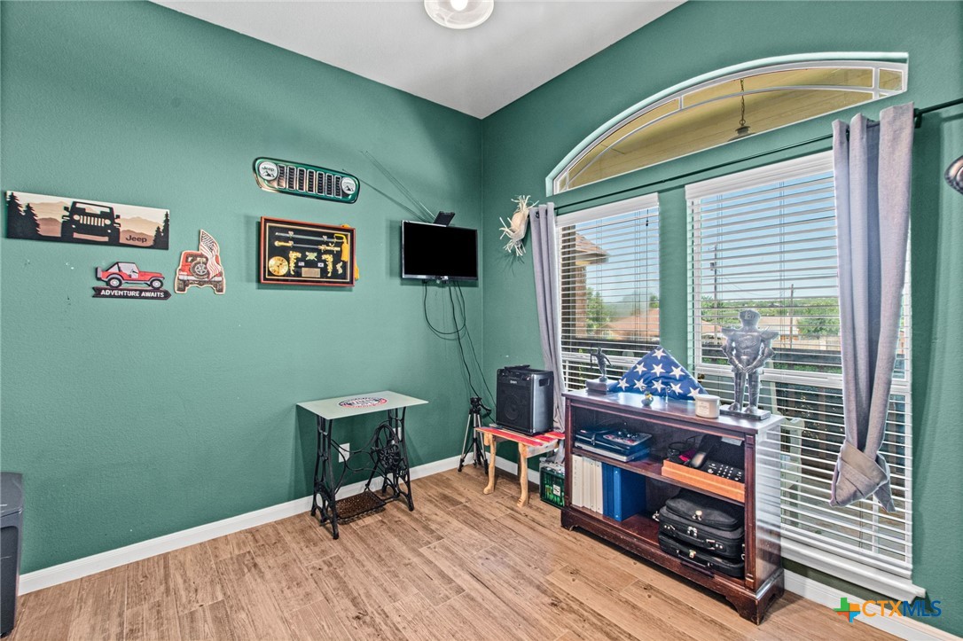 main property photo 14