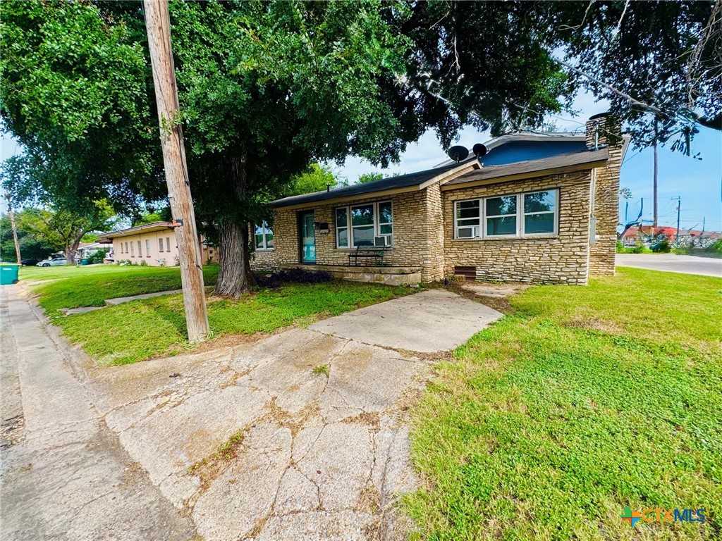 main property photo 28