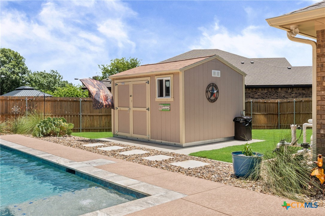 main property photo 26