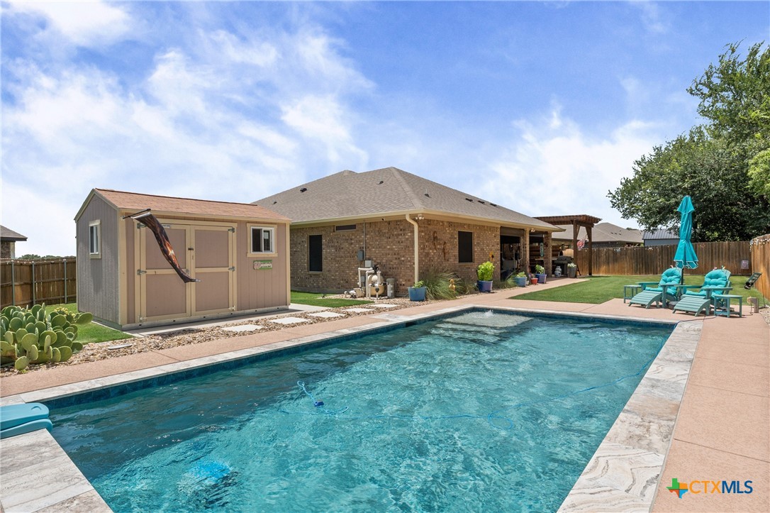 main property photo 29