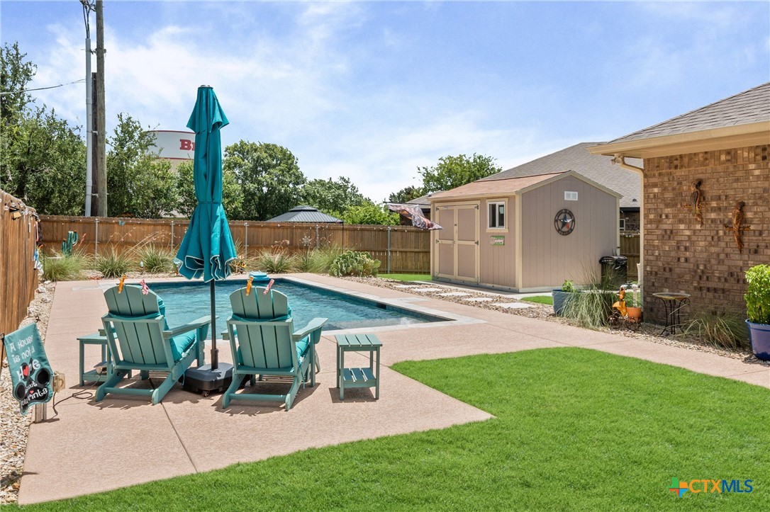 main property photo 35