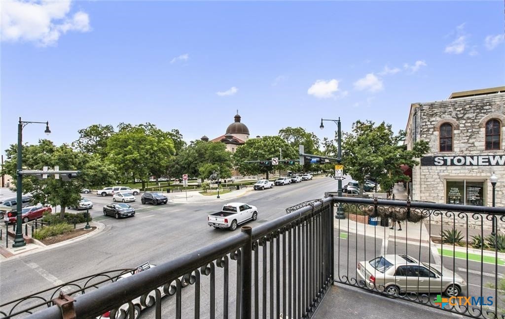 main property photo 10
