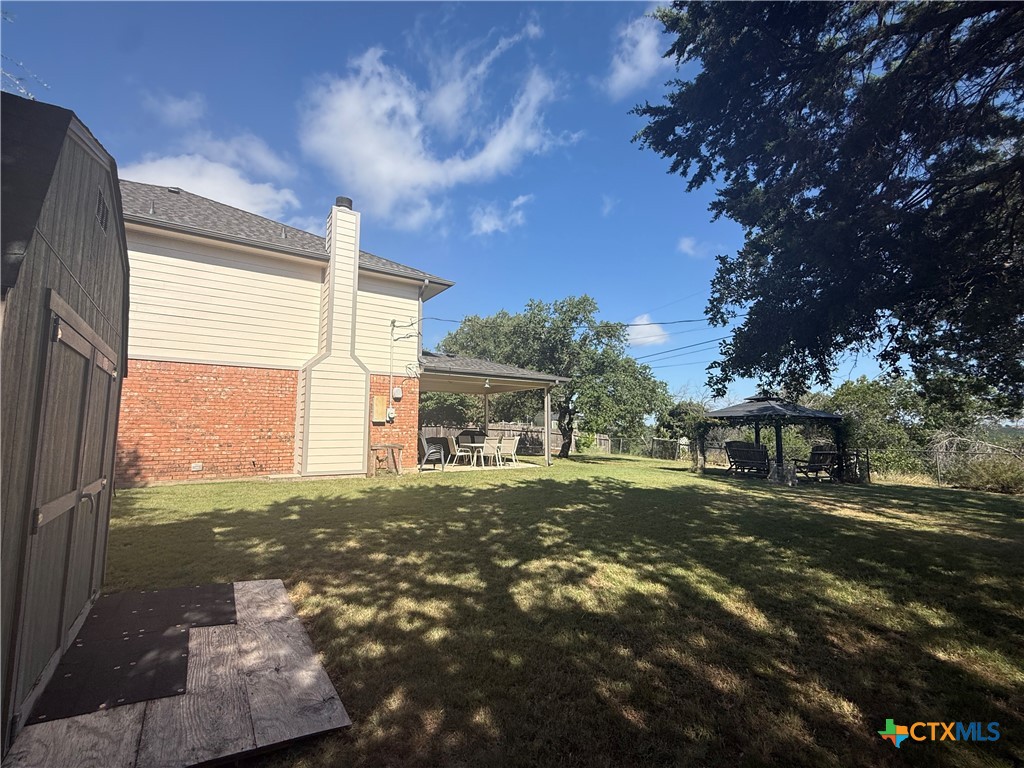 main property photo 22