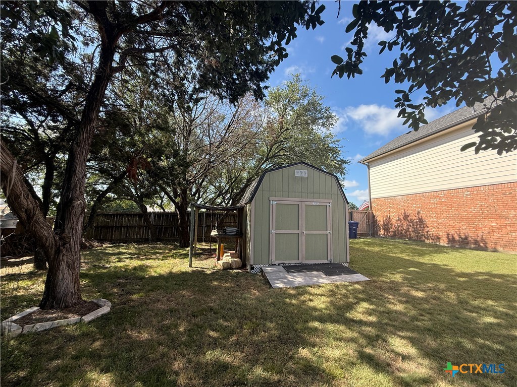 main property photo 23