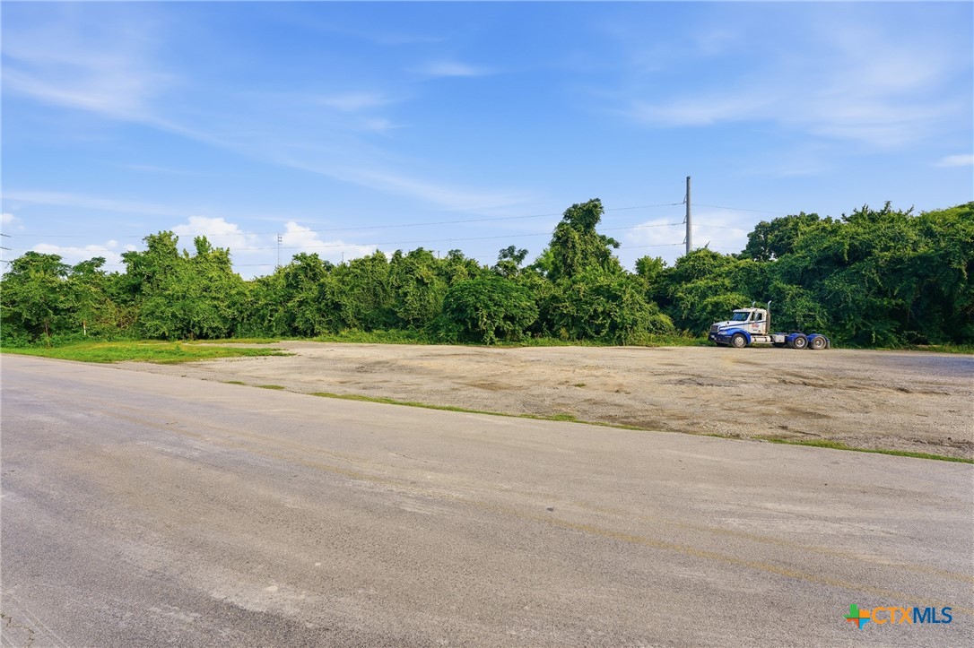 main property photo 13