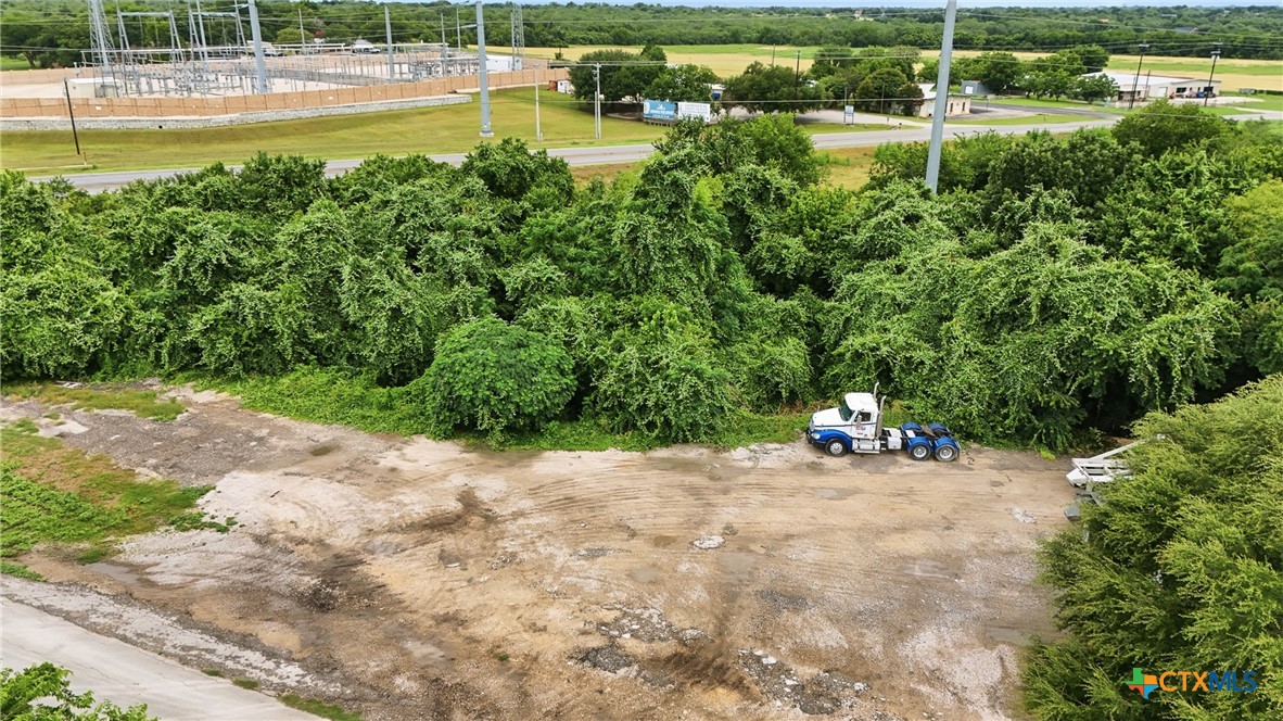 main property photo 9