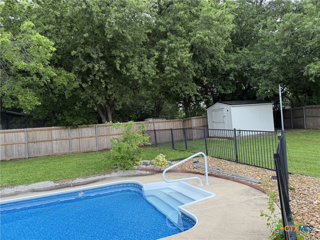 main property photo 10