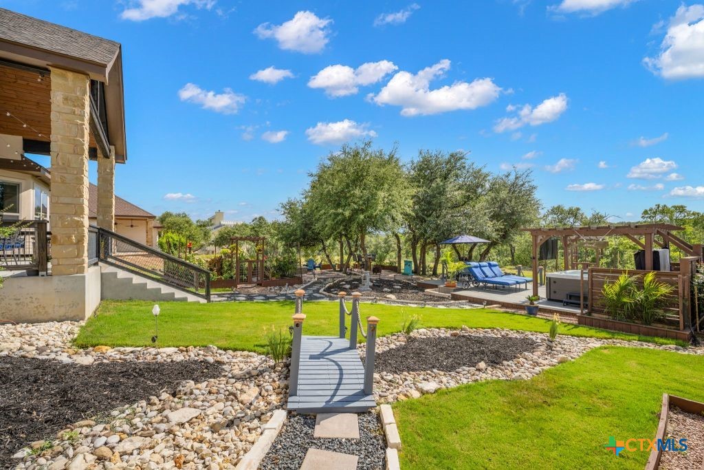 main property photo 40