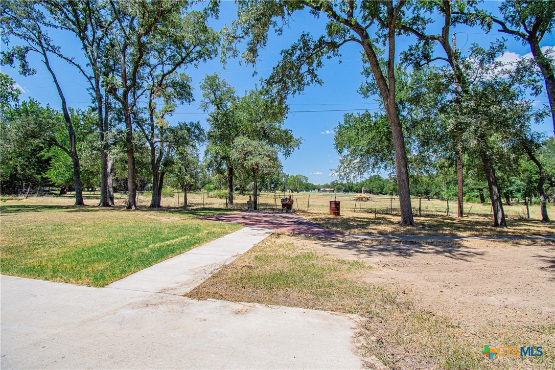 main property photo 28