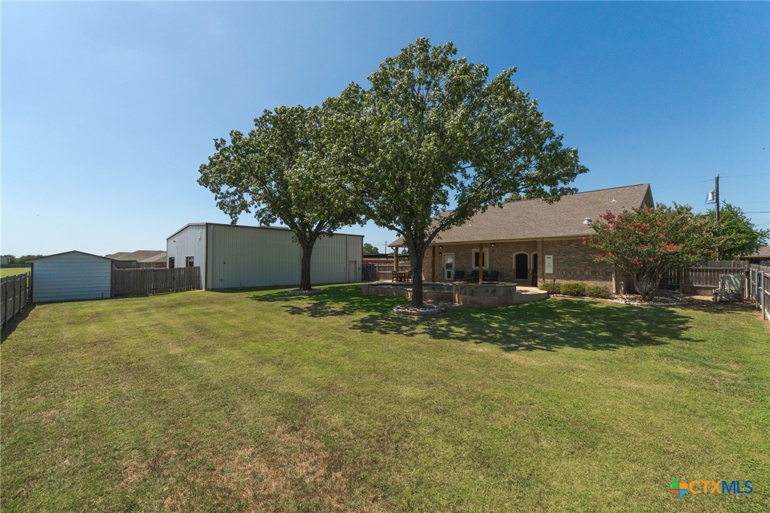 main property photo 40