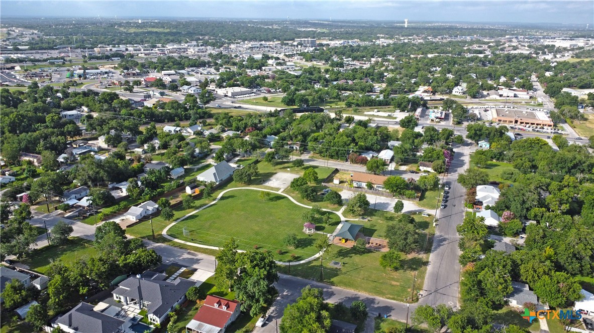 main property photo 11